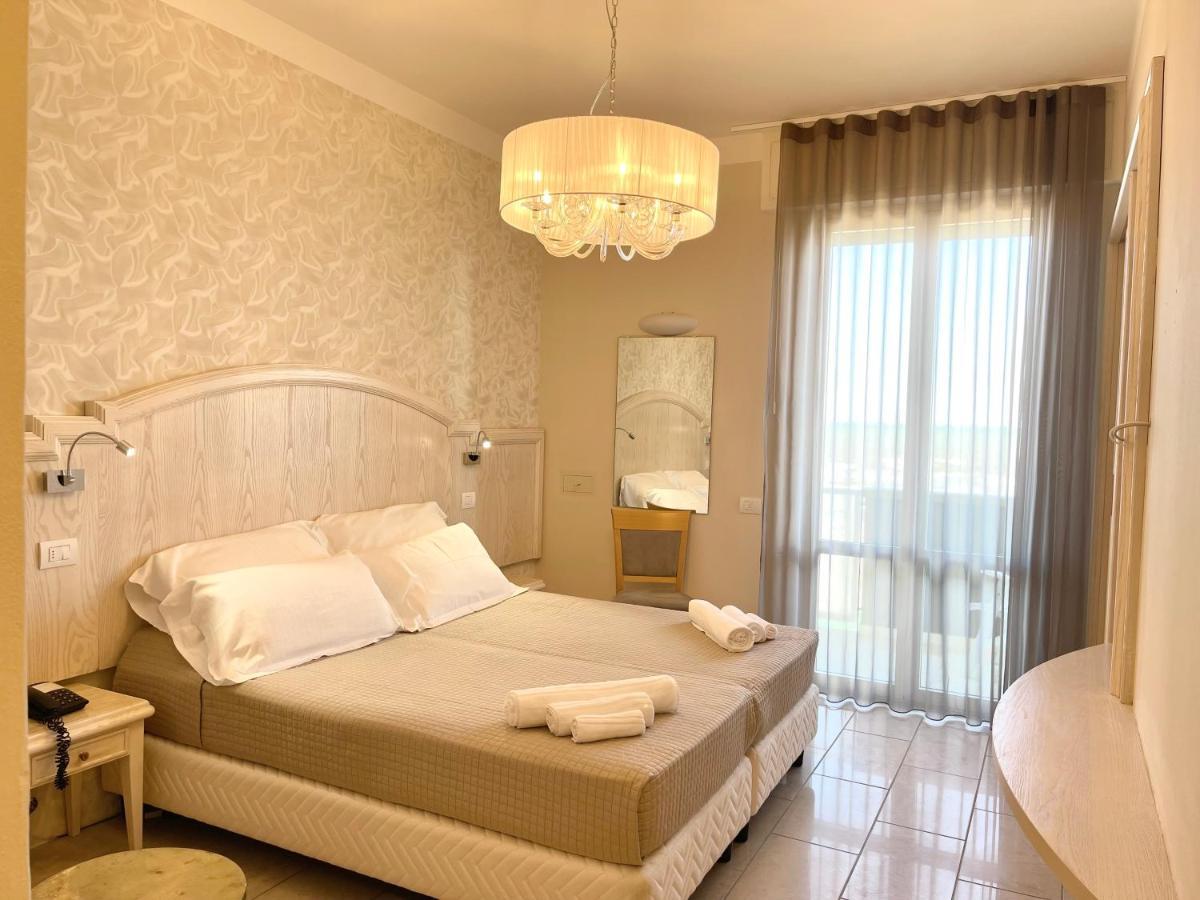 Brasil Seaview Hotel Milano Marittima Exterior photo